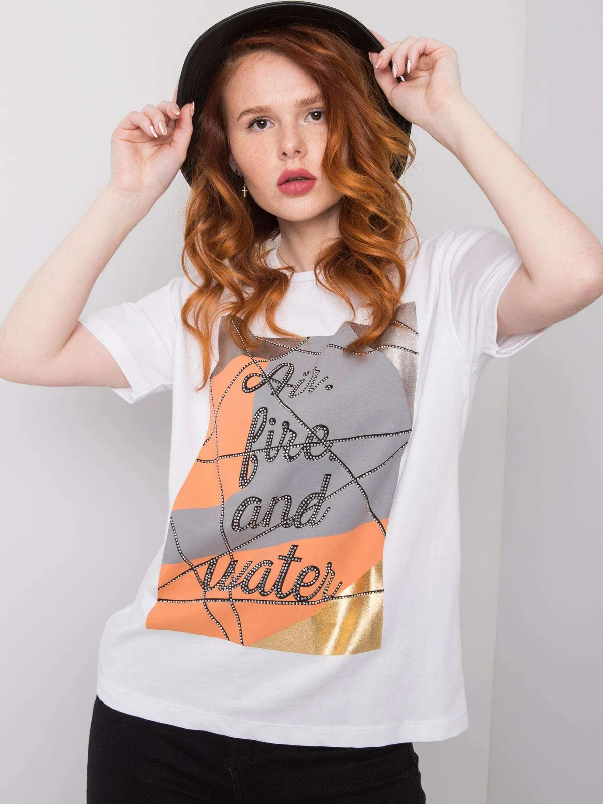 Biały t-shirt bawełniany z nadrukiem - zdjęcie 4