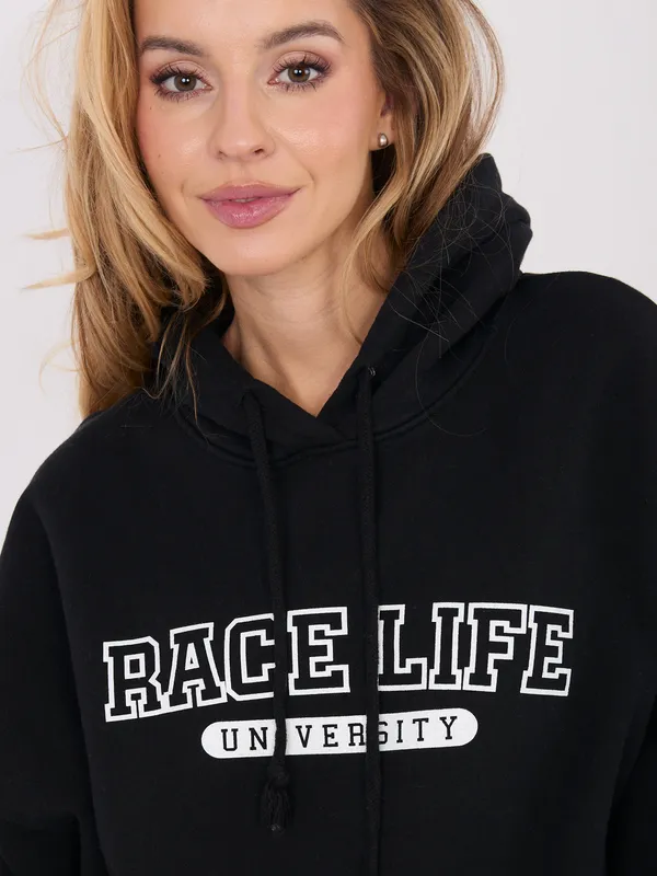 Bluza oversize z kapturem w stylu varsity