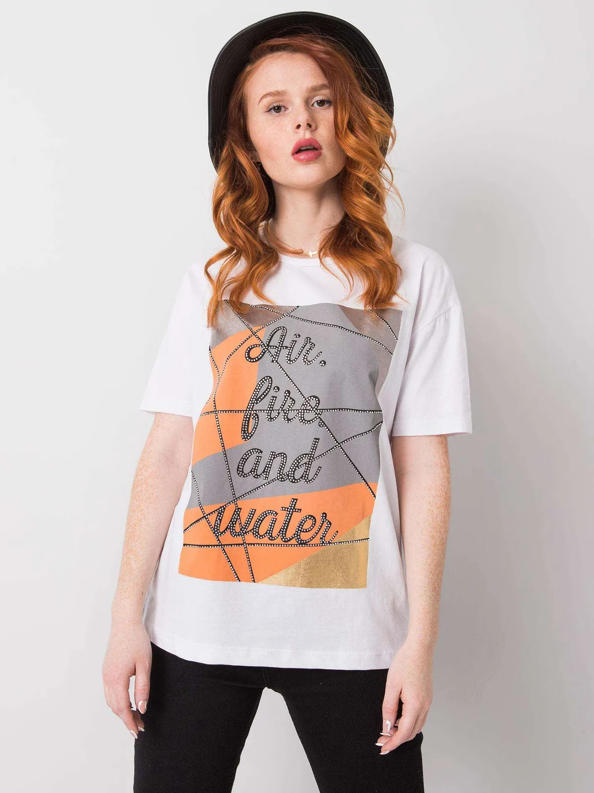 Biały t-shirt bawełniany z nadrukiem - zdjęcie 2
