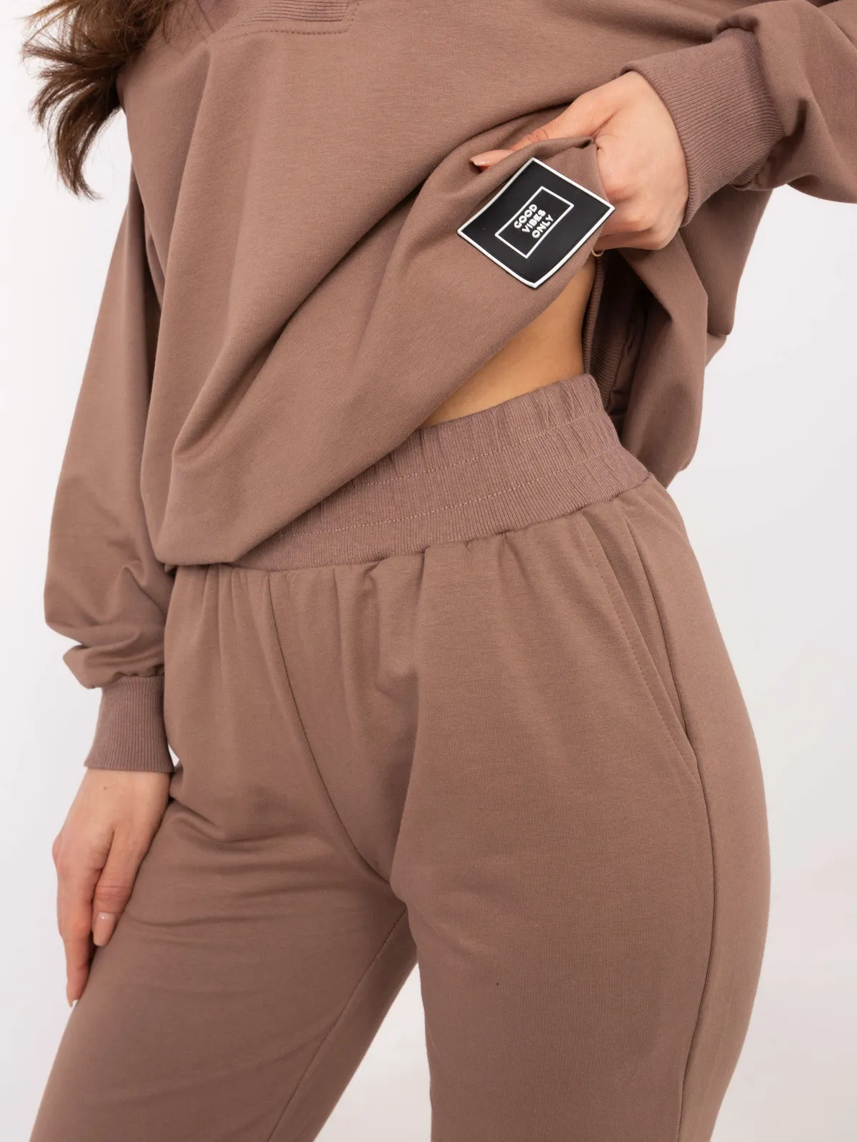 Casualowy komplet oversize z bluzą i spodniami - zdjęcie 1