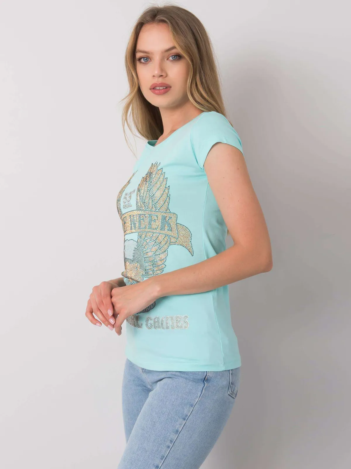 Jasnoniebieski t-shirt damski z aplikacją - zdjęcie 4