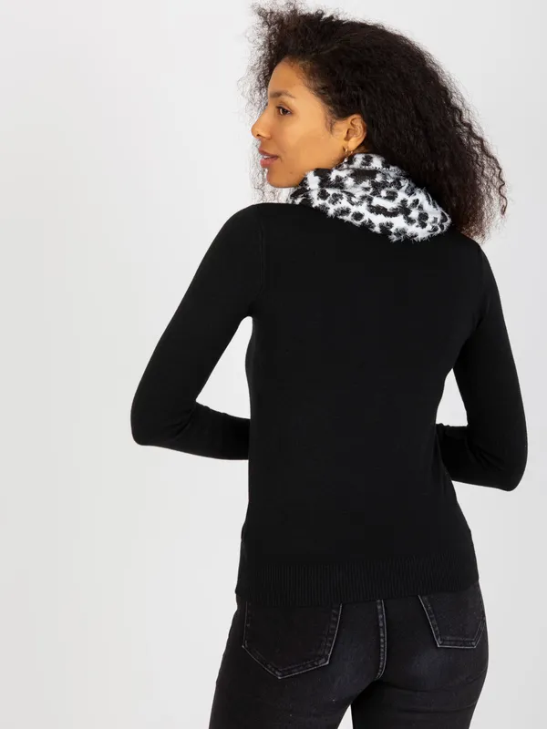 Biało-czarny zimowy komin damski we wzory