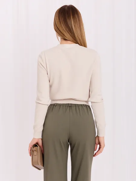 Krótki kardigan z ozdobnymi guzikami w stylu casual
