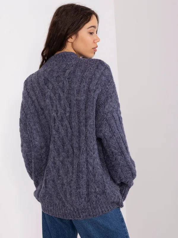 Granatowy dzianinowy sweter z warkoczami