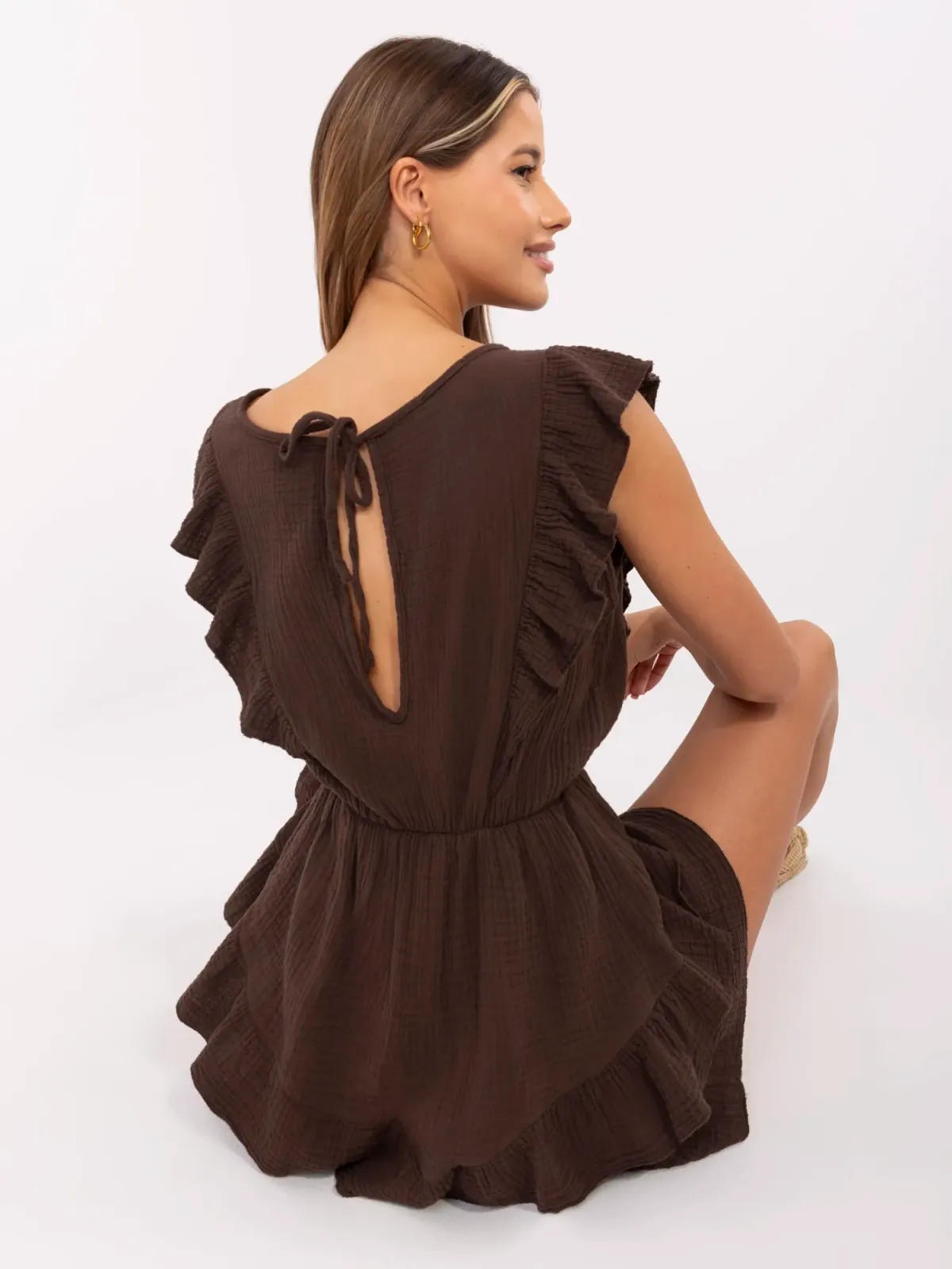 Kombinezon z falbanami i wycięciem na plecach - zdjęcie 1