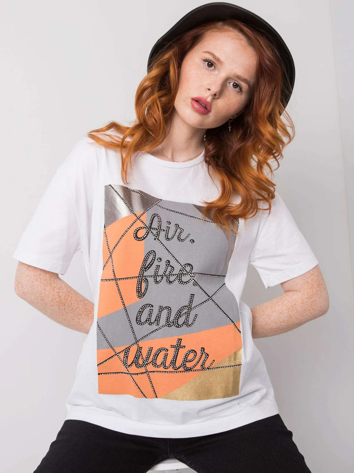 Biały t-shirt bawełniany z nadrukiem - zdjęcie 3