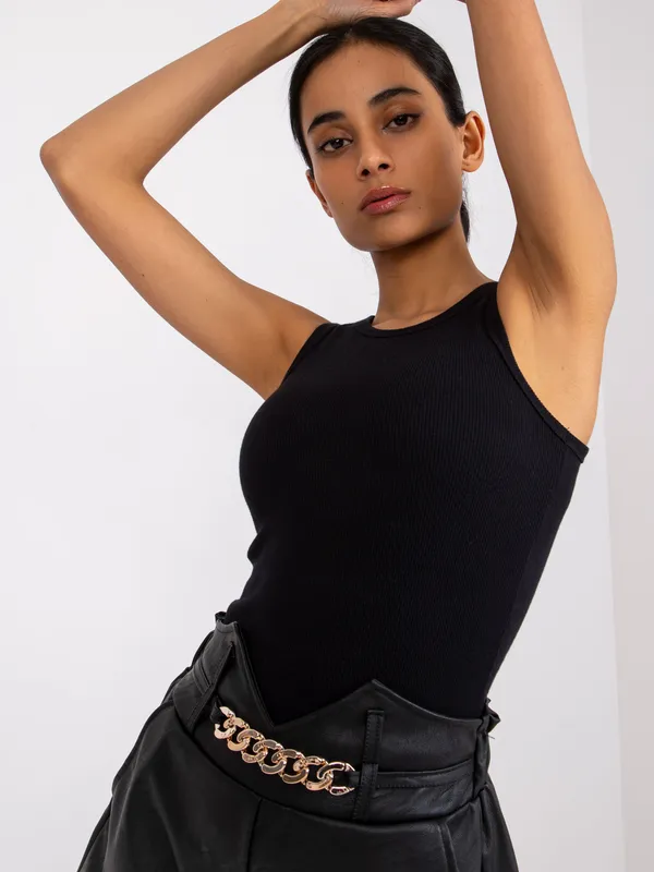 Dopasowany top typu bokserka w stylu basic