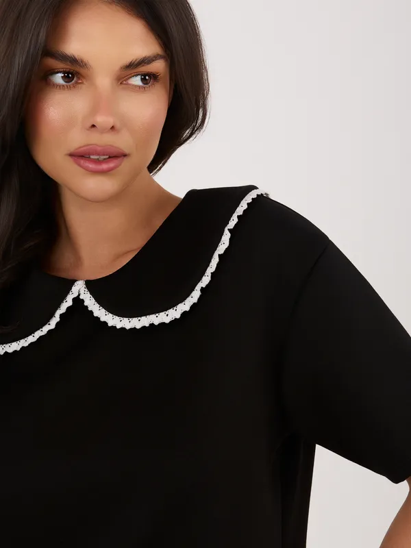 Bluzka z ozdobnym kołnierzykiem w stylu retro