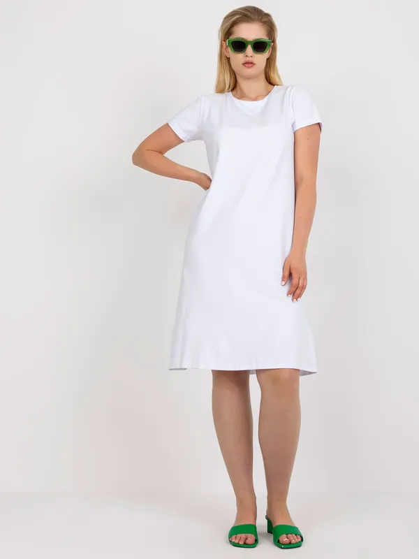 Casualowa sukienka z falbaną o kroju t-shirtowym - widok 2