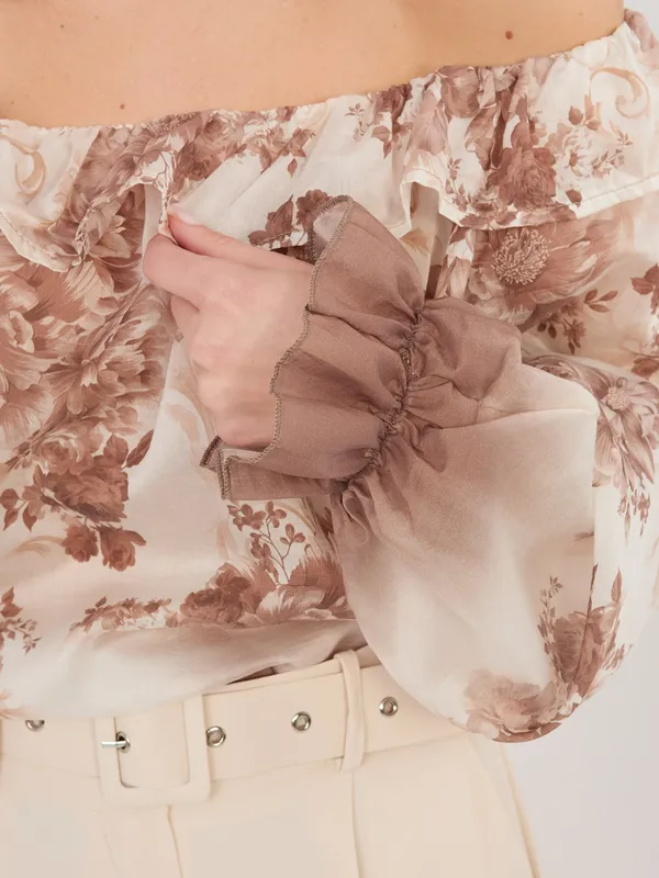 Bluzka z hiszpańskim dekoltem i ozdobnymi falbanami - widok 2