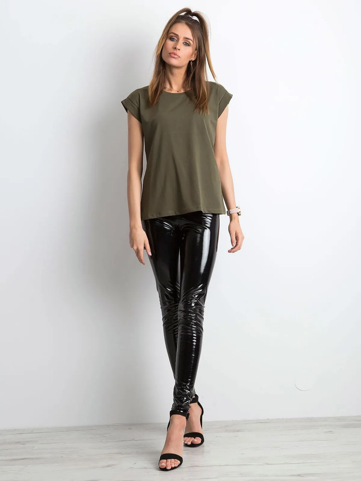 Gładki t-shirt damski khaki - zdjęcie 3