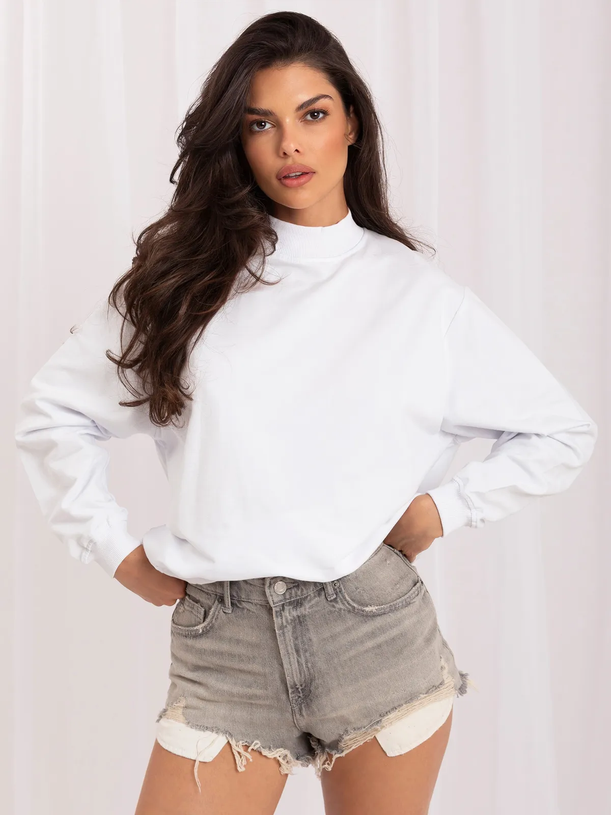 Biała bawełniana bluza basic - zdjęcie 4