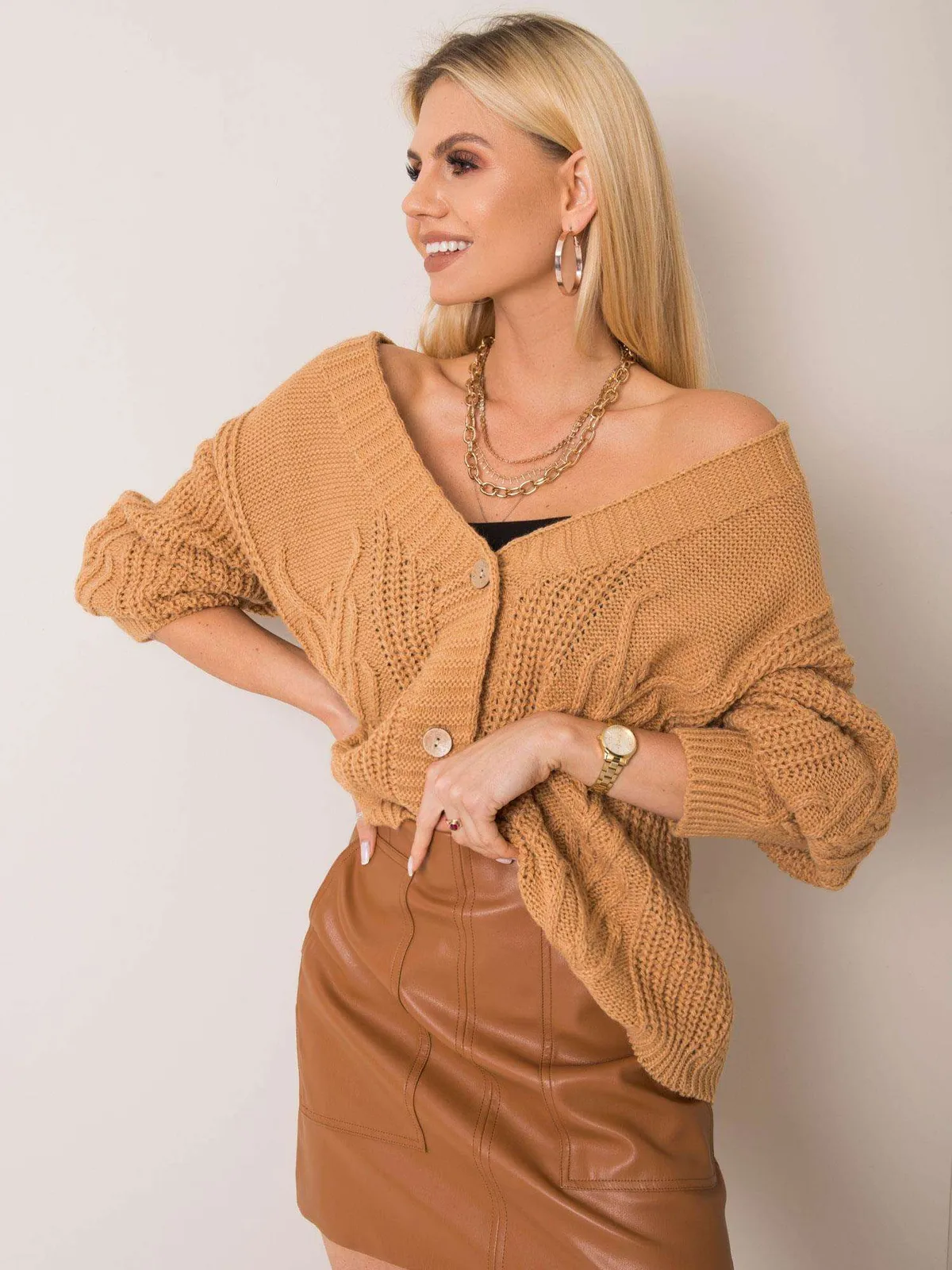 OCH BELLA Camelowy sweter oversize - zdjęcie 2