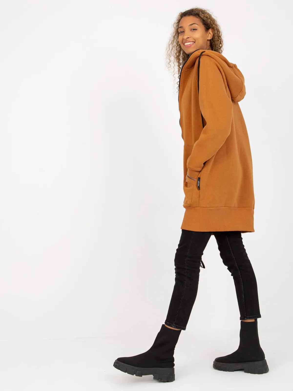 Jasnobrązowa rozpinana bluza basic z kieszeniami RUE PARIS - zdjęcie 1