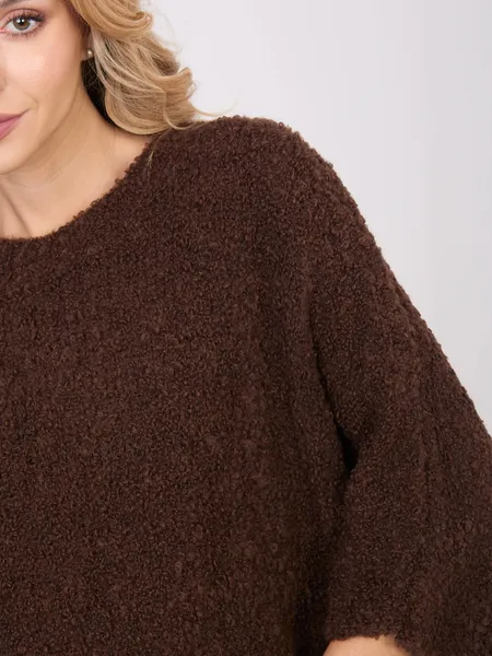 Luźny sweter oversize o kroju nietoperz