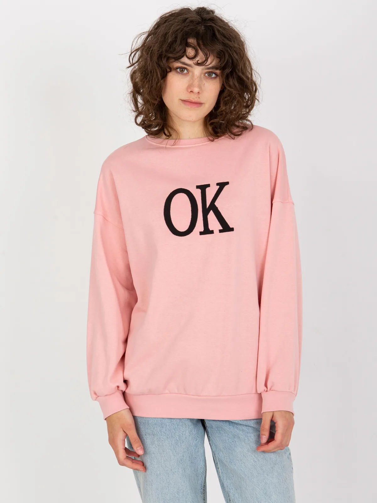 Szara luźna bluza oversize bez kaptura z haftem - zdjęcie 4