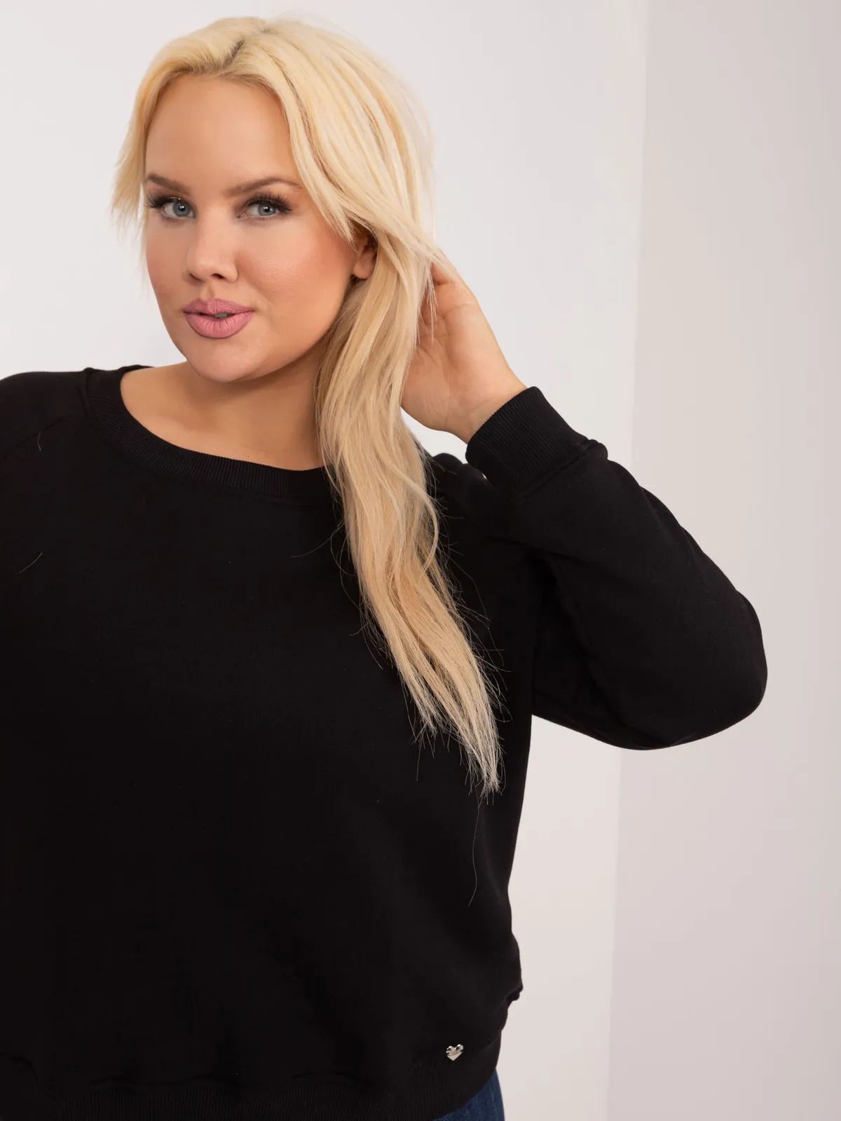 Bordowa bluza plus size bez kaptura - zdjęcie 2