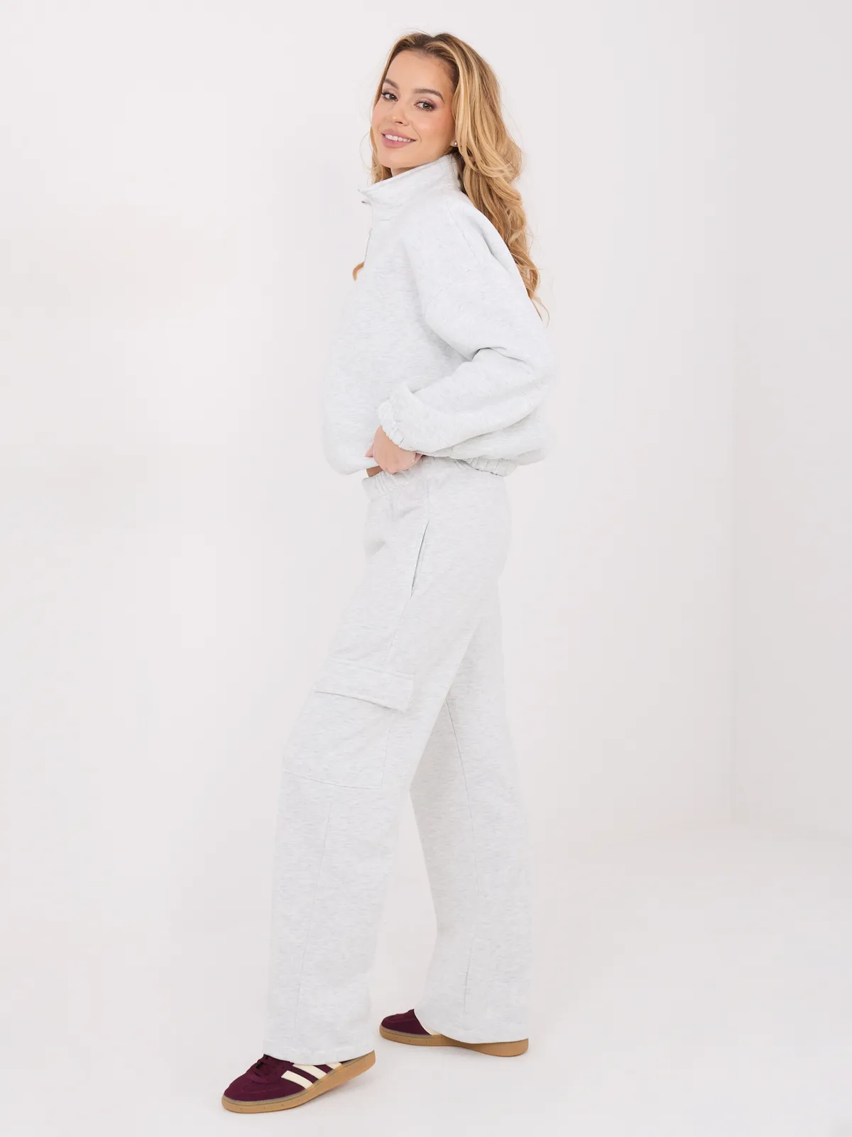 Dresowe spodnie cargo o kroju wide leg - zdjęcie 1