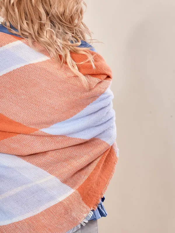 Dzianinowy szal damski pomarańczowy