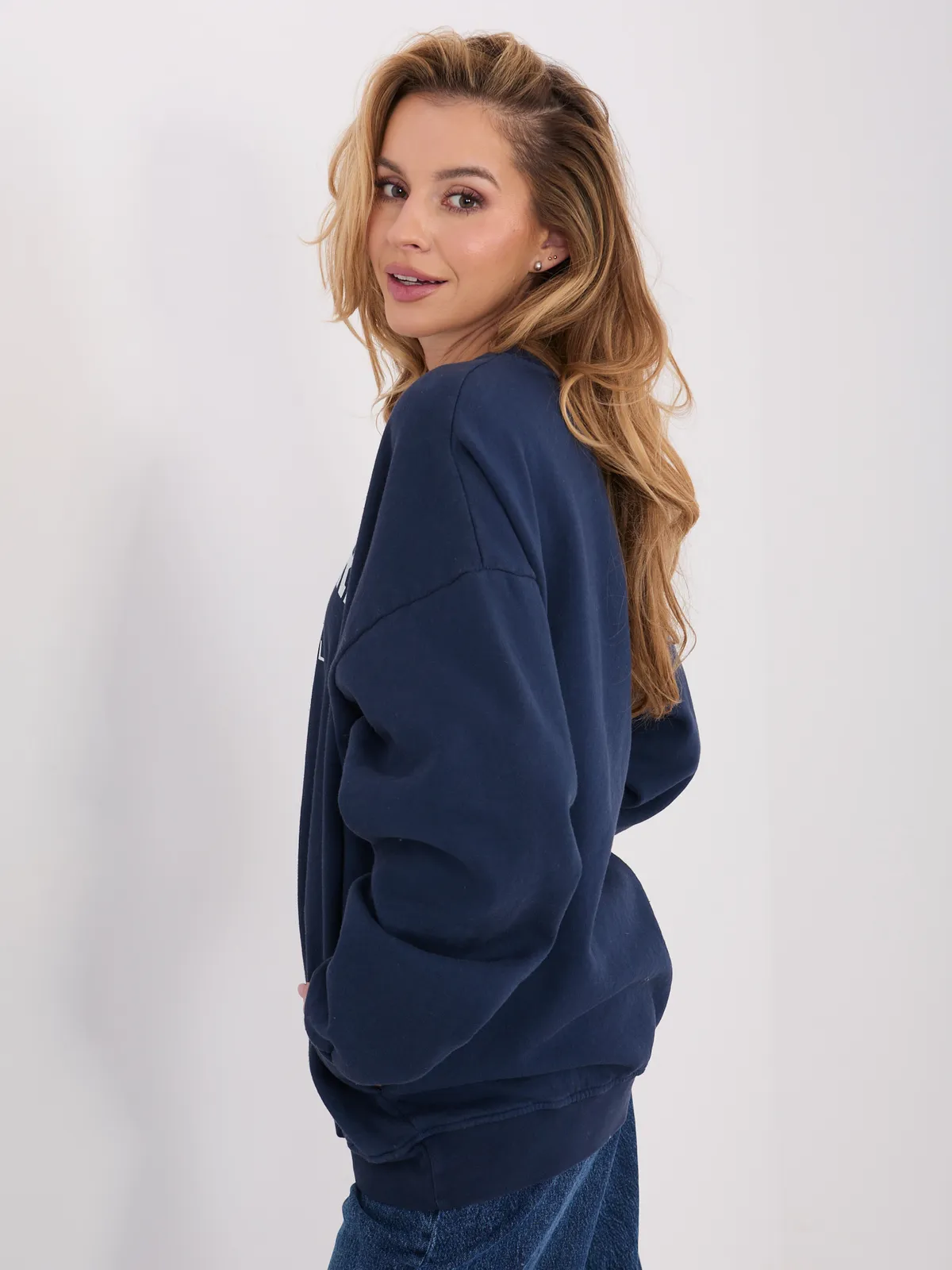 Oversize bluza z nadrukiem i praktycznymi kieszeniami - zdjęcie 1