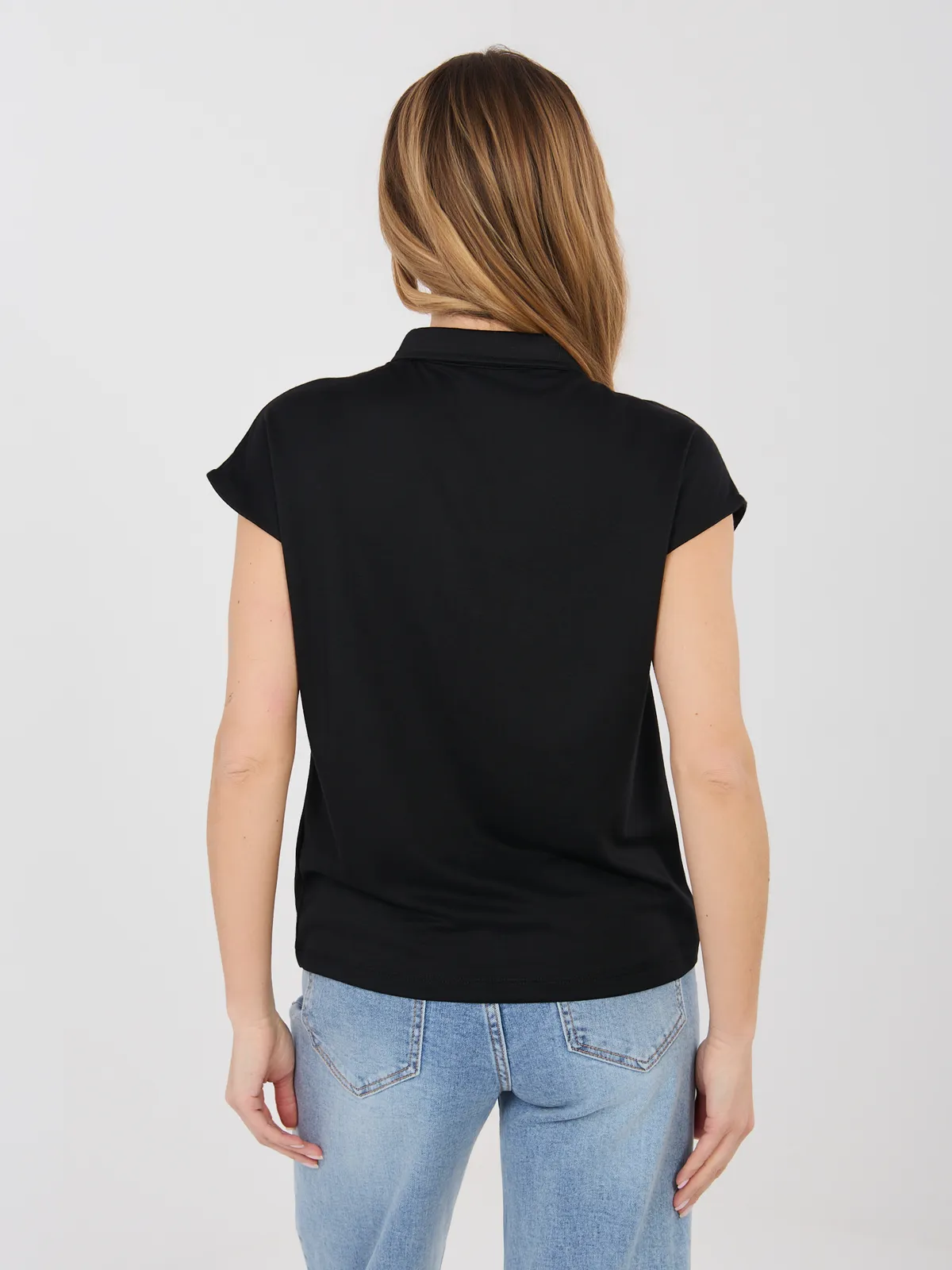 Klasyczna koszulka polo w casualowym wydaniu - zdjęcie 5