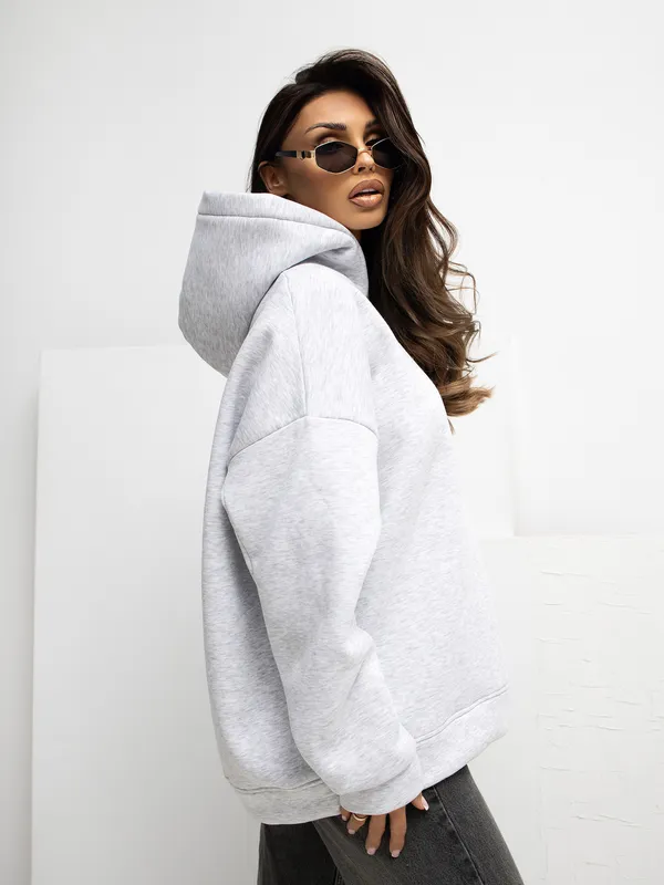 Bluza oversize z kapturem w miejskim stylu - widok 2