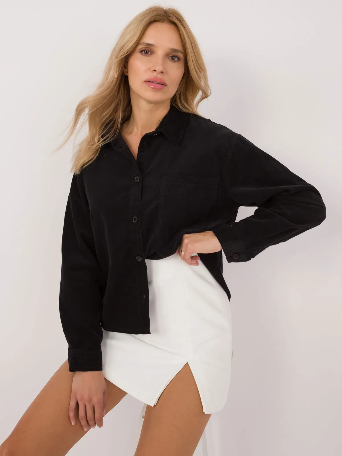 Koszula oversize o kroju casualowym - zdjęcie 4
