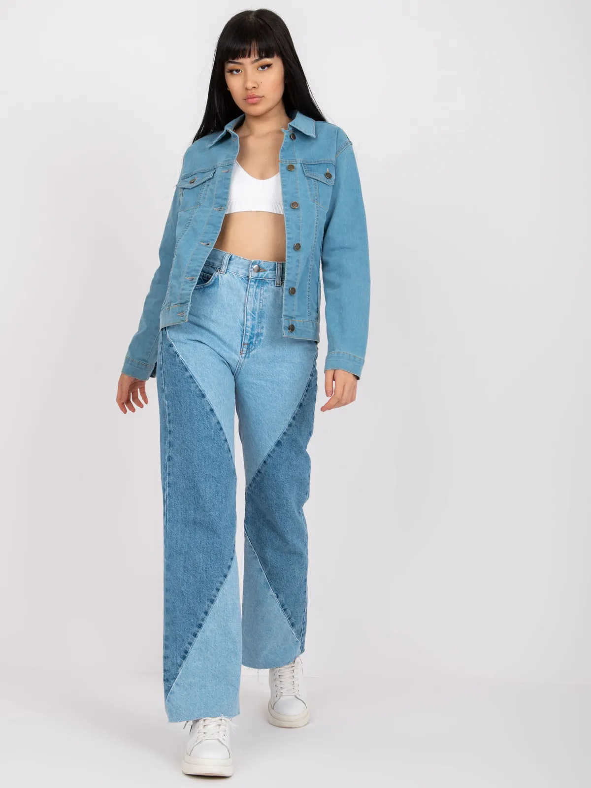 Klasyczna kurtka o dopasowanym kroju z kołnierzykiem - zdjęcie 1