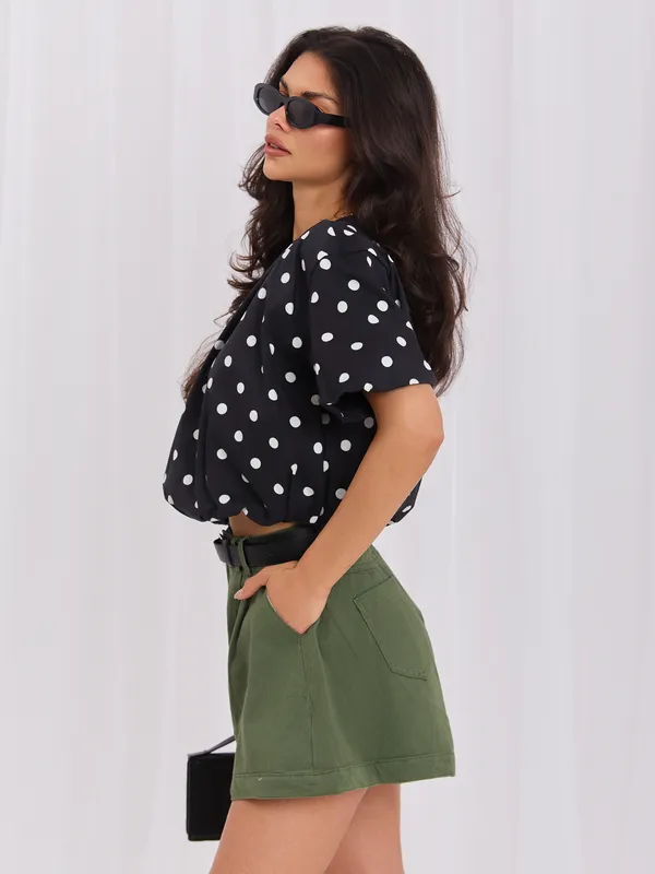Luźna bluzka w kropki o fasonie oversize - widok 2