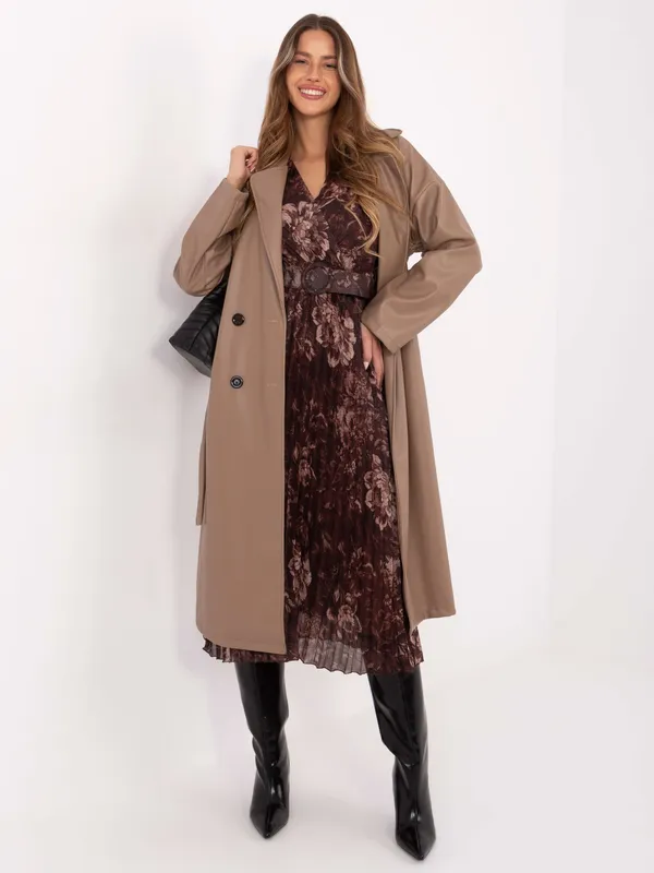 Plisowana sukienka midi o kroju kopertowym z paskiem