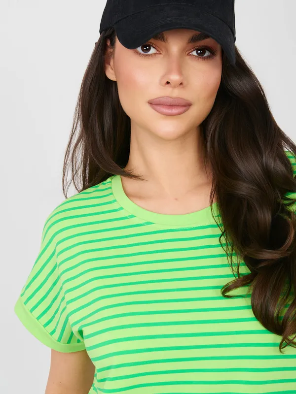 Casualowy T-shirt oversize w poziome paski