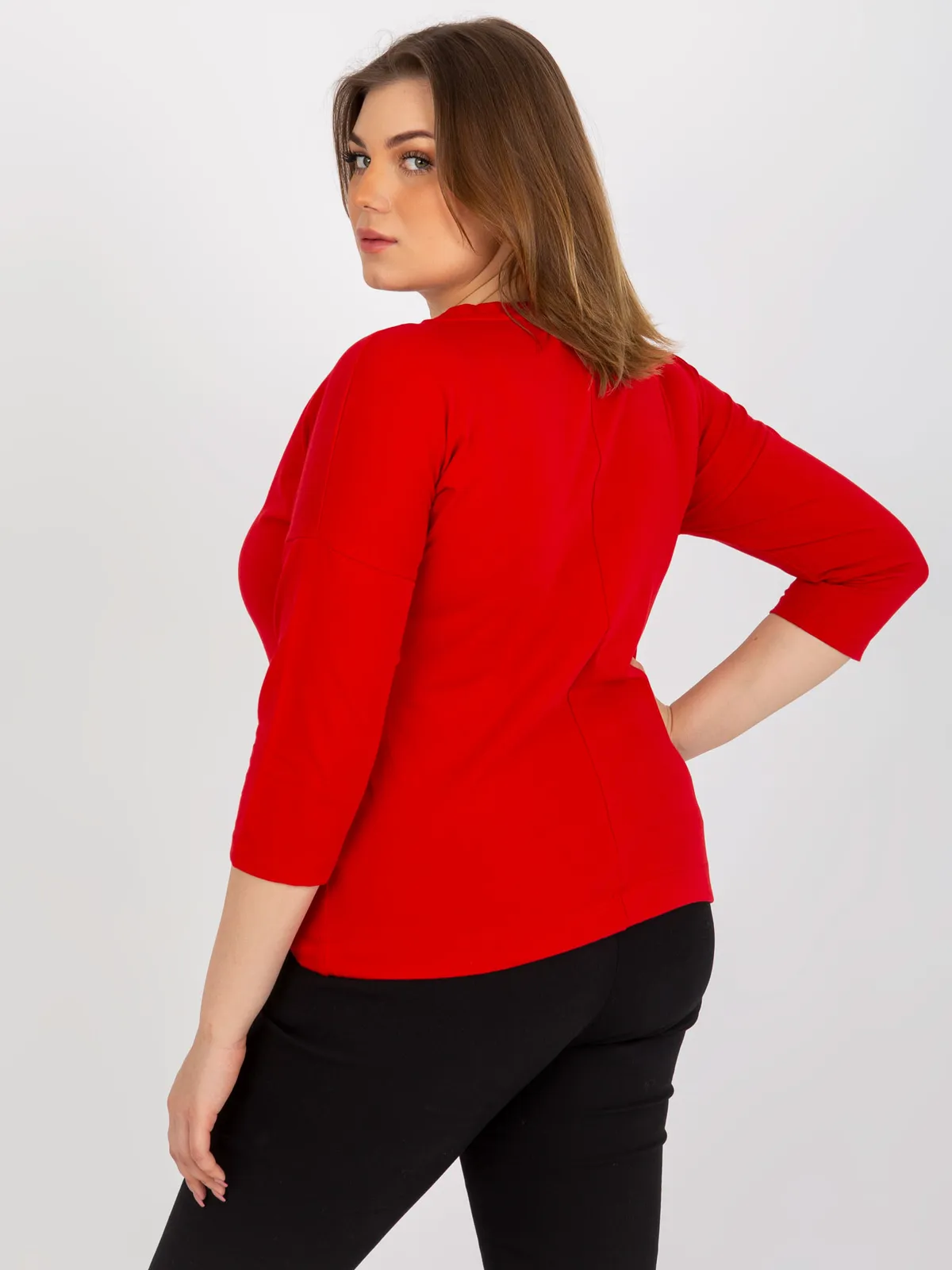 Czerwona bluzka plus size z rękawem 3/4 i nadrukiem - zdjęcie 3