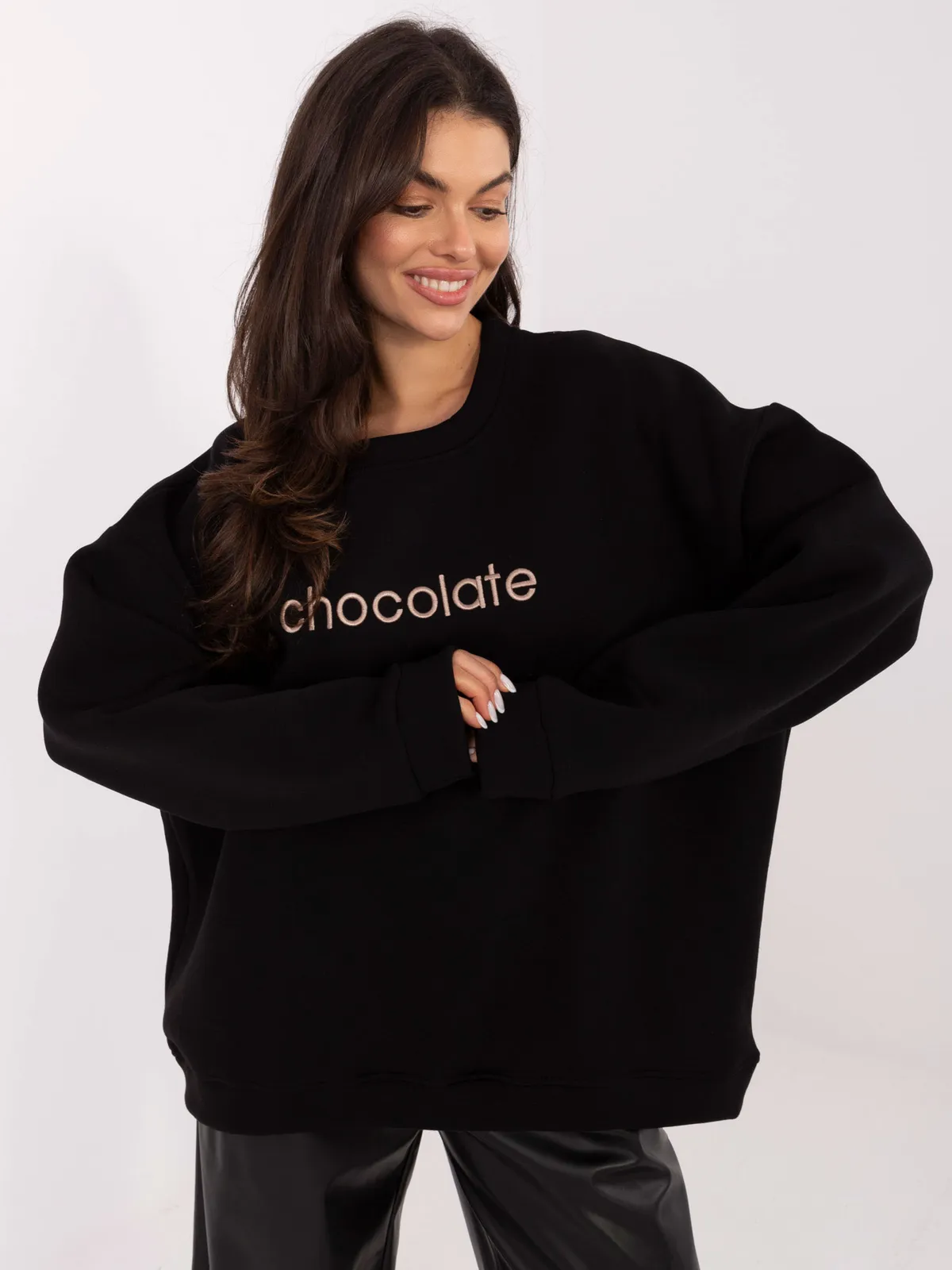 Casualowa bluza oversize z napisem z przodu - zdjęcie 1