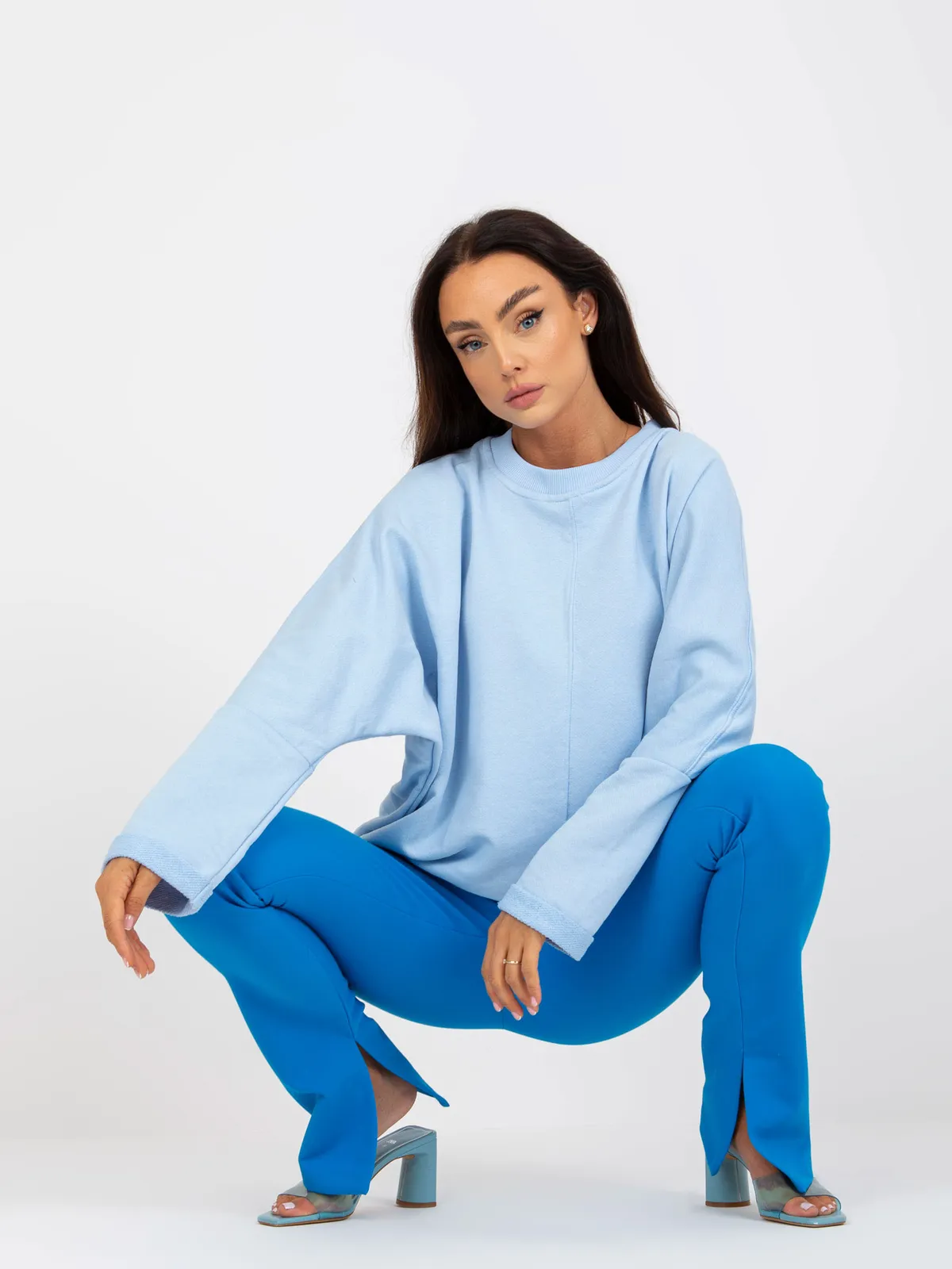 Beżowa damska bluza basic bez kaptura RUE PARIS - zdjęcie 3