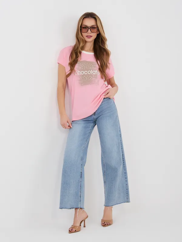 T-shirt casualowy z nadrukiem i cyrkoniami