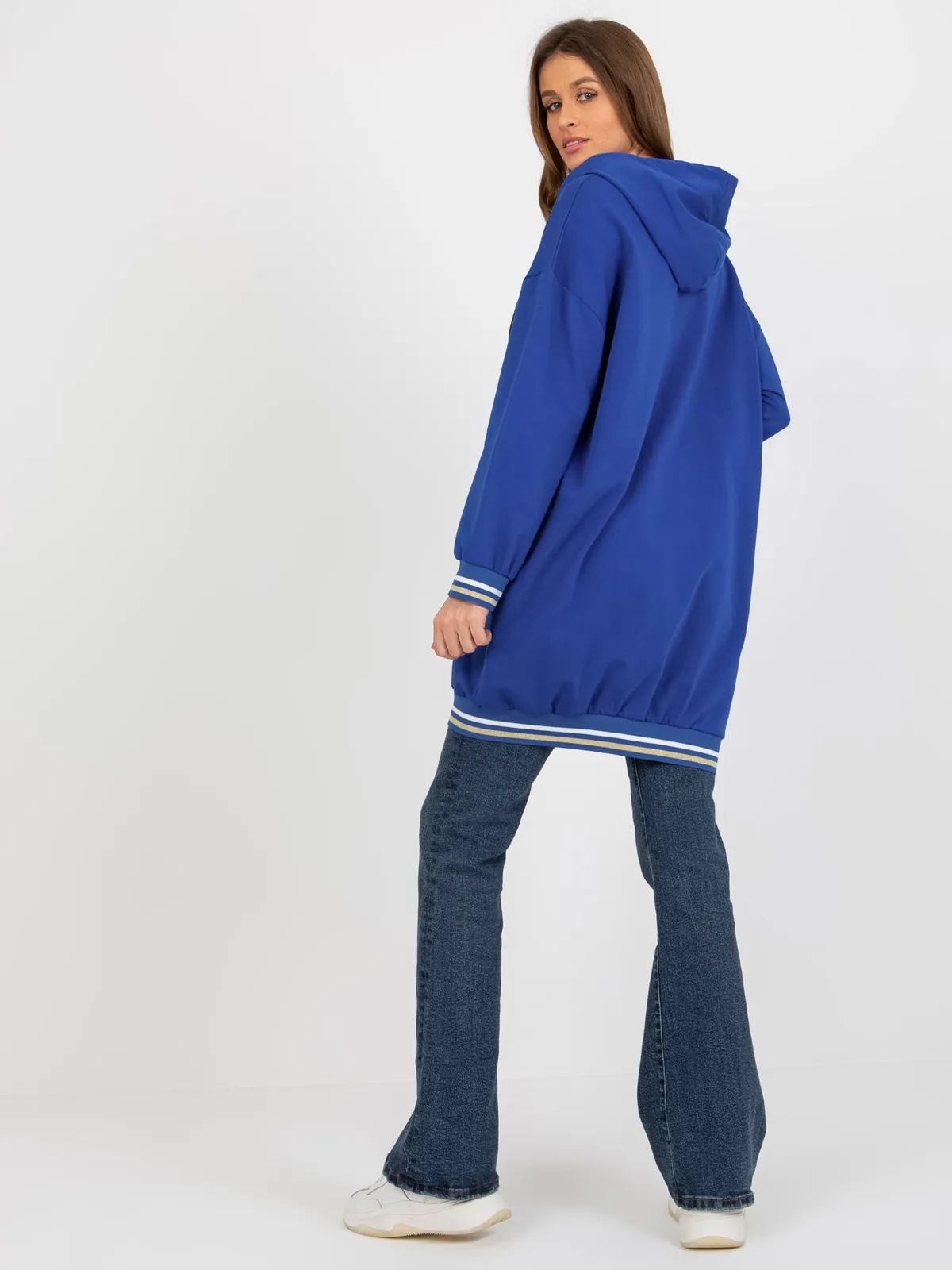 Beżowa długa bluza rozpinana o kroju oversize - zdjęcie 5