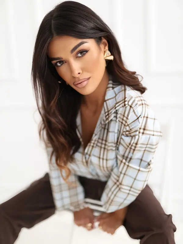 Koszula w kratę o luźnym kroju