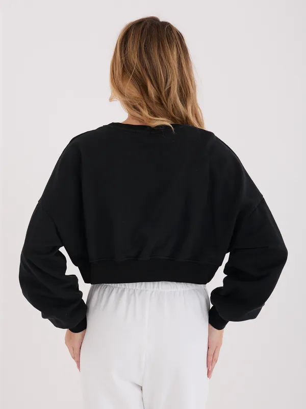 Krótka bluza typu crop z nadrukiem