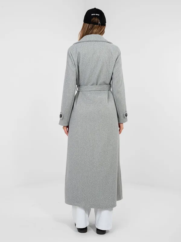 Klasyczny dwurzędowy płaszcz wiązany w talii